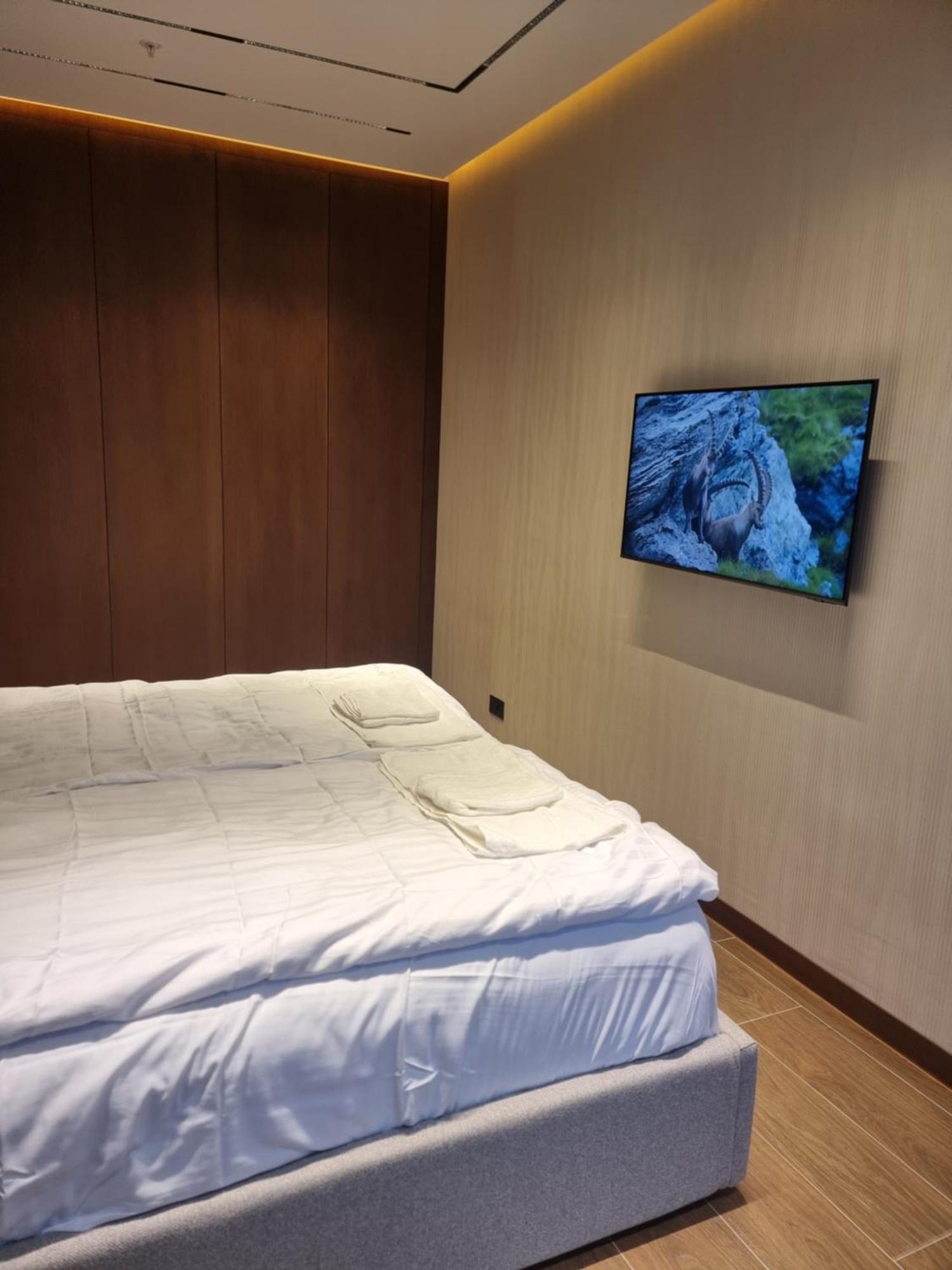 Premium Apartment In Porta Batumi Tower Экстерьер фото